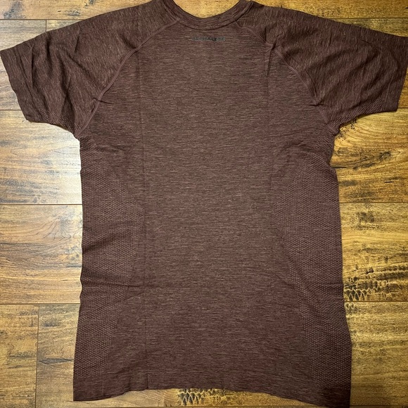 ALPHALETE Men’s Hero Seamless Form Fitting Tee Size Medium Like new - Picture 4 of 7